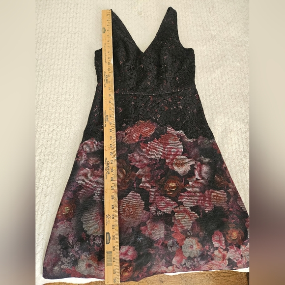 ADRIANNA PAPELL Dress, Size 4 - Picture 8 of 9